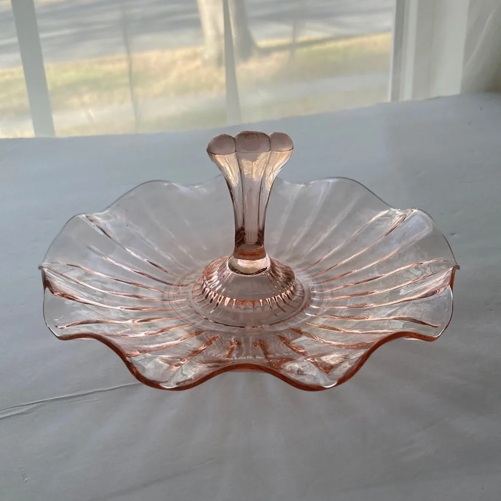 ANCHOR HOCKING Vintage Pink Glass Serving Candy Trinket Dish 4 inches Tall